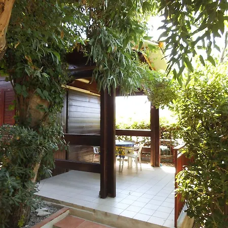Villaggio La Bussola 3* パオラ