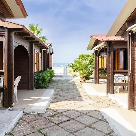 Villaggio La Bussola 홀리데이파크 파올라